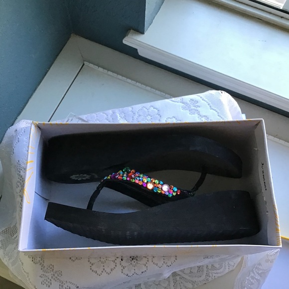 Women’s Yellow Box Multi-color Flip Flop / Sandals Size 8.5 - Picture 8 of 8